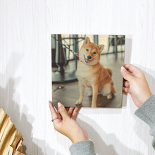 Cargar imagen en el visor de la galería, impresion de foto de perrito sobre una pieza de madera
